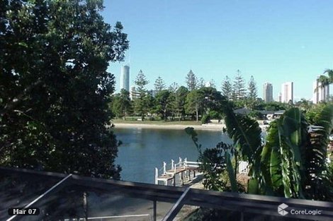 8 Beverley Cres, Broadbeach Waters, QLD 4218