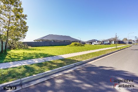 1 Highland Cres, Thirlmere, NSW 2572