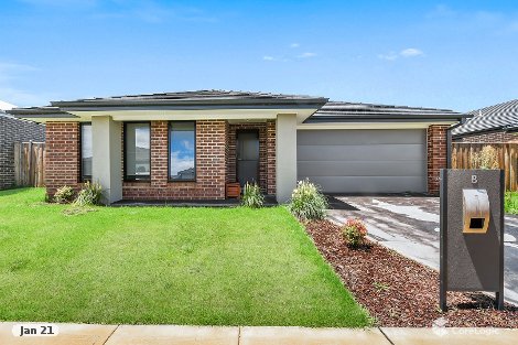 8 Pebblestone Cct, Clyde North, VIC 3978