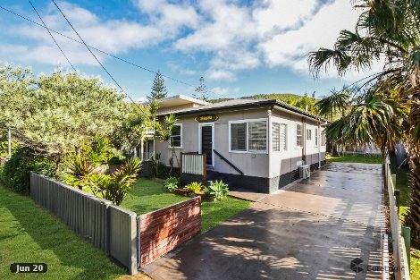 29 Newman Ave, Blueys Beach, NSW 2428