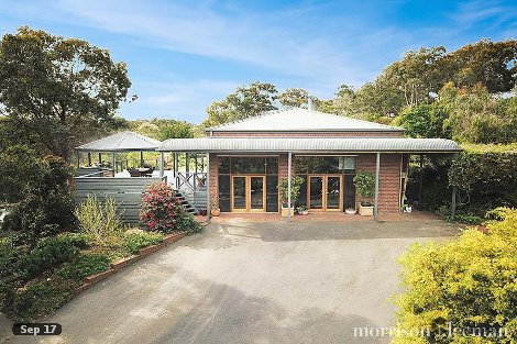 16 Valley Rd, Wattle Glen, VIC 3096