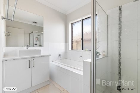 32 Craven St, Lucas, VIC 3350