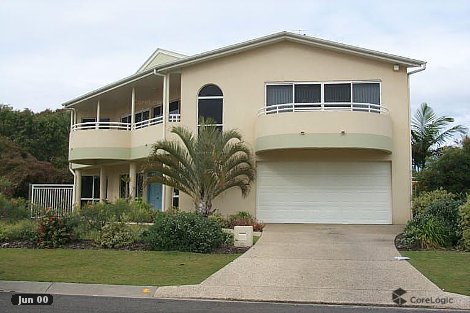 9 Wavecrest Dr, Castaways Beach, QLD 4567