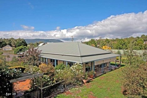 2 Gordon Ct, Woodend, VIC 3442