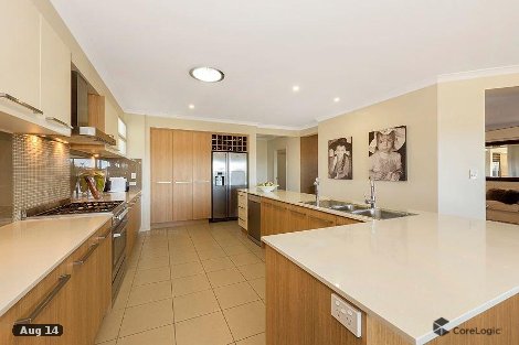 4 Kauri Pine Cl, Moggill, QLD 4070