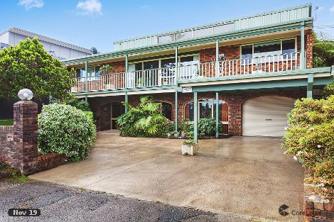 8 Blue Bell Dr, Wamberal, NSW 2260