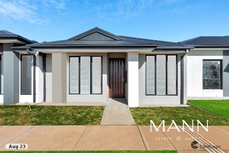 100 Fuchsia Dr, Rockbank, VIC 3335