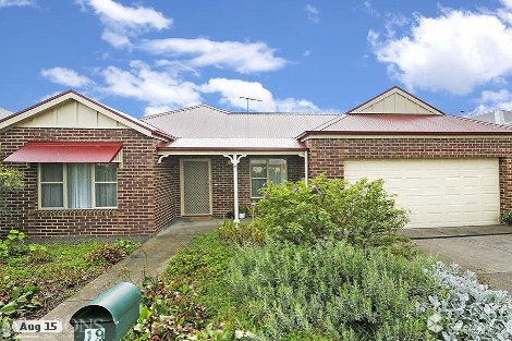 19 Grove Rd, Marshall, VIC 3216