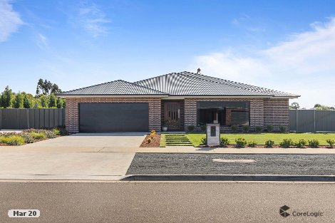 7 Monument Bvd, Cardigan, VIC 3352