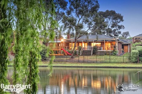 9 Lakeside Bvd, Rowville, VIC 3178