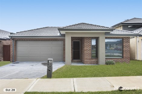 152 Thoroughbred Dr, Clyde North, VIC 3978