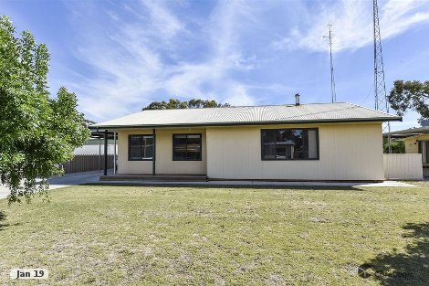 18 Long St, Tintinara, SA 5266