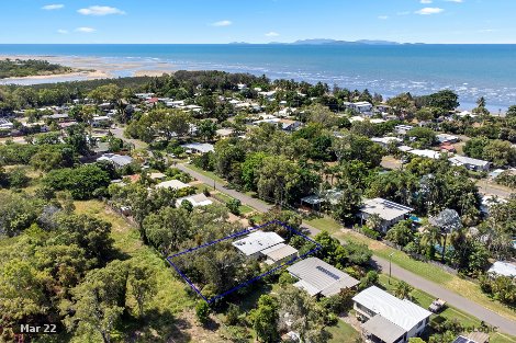 17 Lagoon Cres, Saunders Beach, QLD 4818