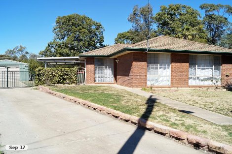 4 Teak Pl, Moree, NSW 2400