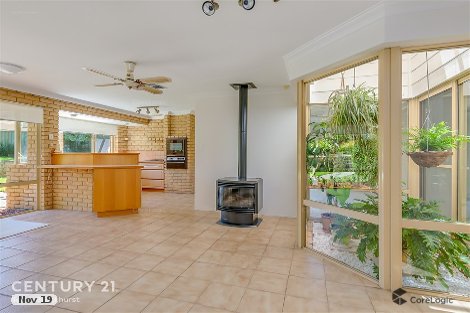 15 Castle Ct, Thornlie, WA 6108