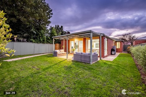 2 Gallop Cl, Cranbourne East, VIC 3977