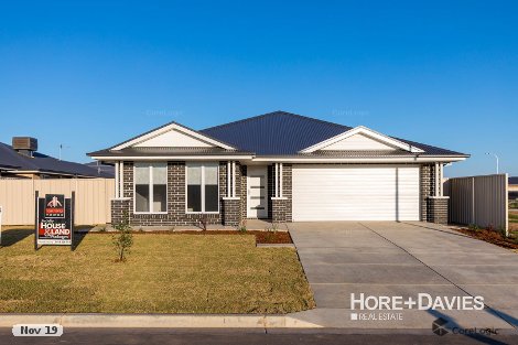 11 Ronald St, Gobbagombalin, NSW 2650