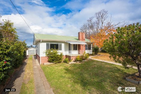 4 Taronga Cres, Bega, NSW 2550