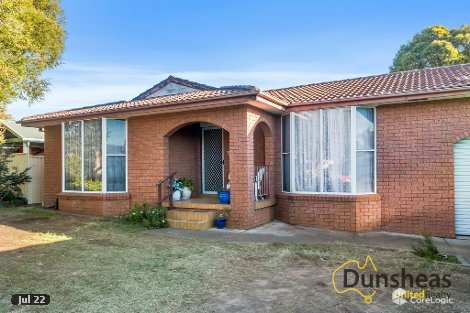 17 Burford St, Minto, NSW 2566