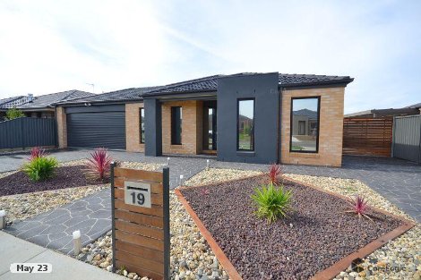 19 Holstein Cl, Delacombe, VIC 3356