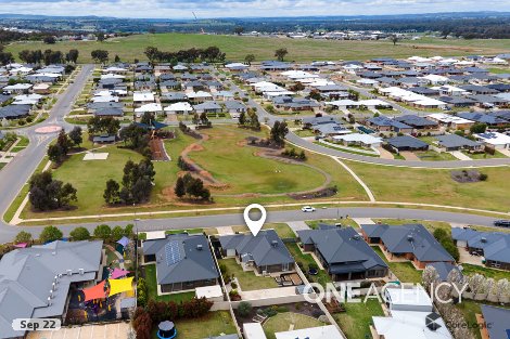 6 Ross Pkwy, Gobbagombalin, NSW 2650