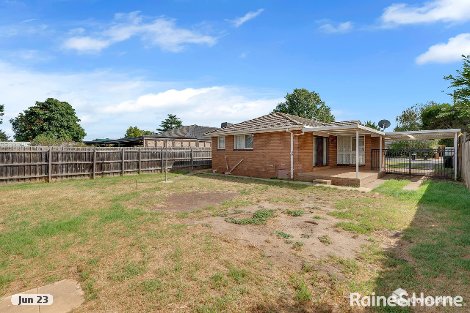 8 Childs St, Melton South, VIC 3338