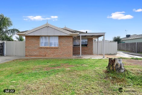 2 Garfield Cl, Melton South, VIC 3338