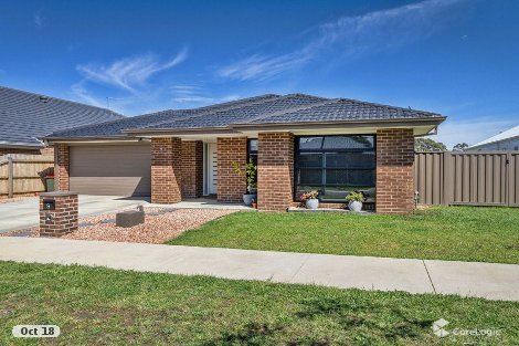 9 Sproule Pl, Woodend, VIC 3442