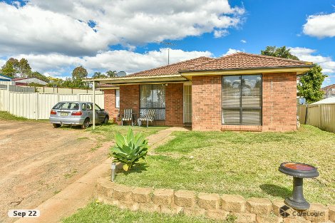 73 Lorenzo Cres, Rosemeadow, NSW 2560