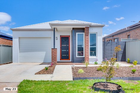 15 Orton Cres, Maddingley, VIC 3340