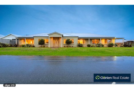 2 Walmac Cl, Tooradin, VIC 3980