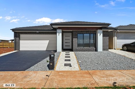 32 Whitecross Dr, Thornhill Park, VIC 3335