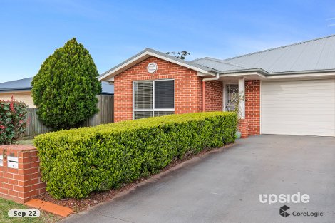 1/6 Sambar Ct, Kearneys Spring, QLD 4350