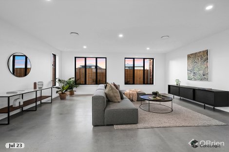 18 Gumtree Gr, Officer, VIC 3809