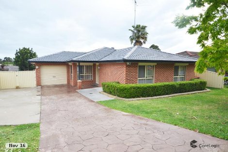 17 Downes Cres, Currans Hill, NSW 2567