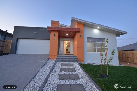 17 Ken Tribe St, Coombs, ACT 2611