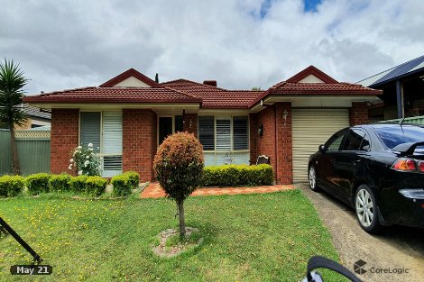 9 Meadow Croft Ct, Cranbourne East, VIC 3977