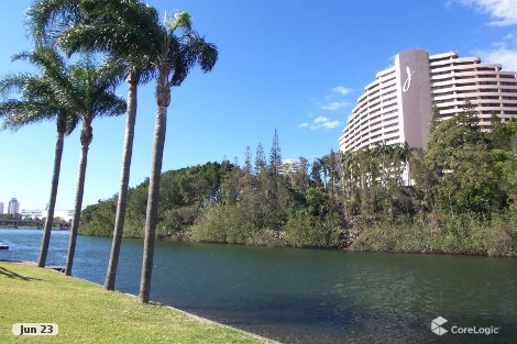 2 Lakeland Key, Broadbeach Waters, QLD 4218