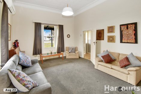 24 Molyneaux St, Warracknabeal, VIC 3393