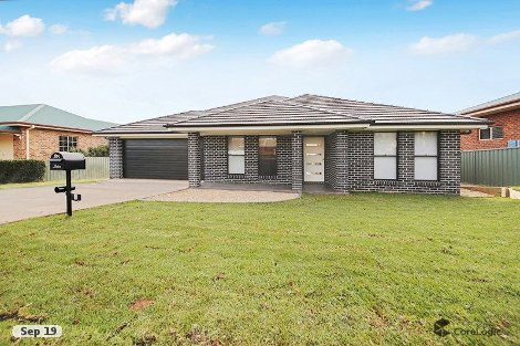 9 Kavanagh Cct, Temora, NSW 2666