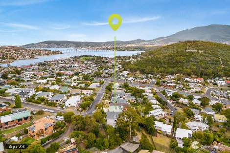 24 Lowanna Rd, Lindisfarne, TAS 7015