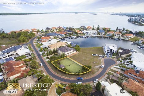 8 Queen Guineveres Pl, Paradise Point, QLD 4216