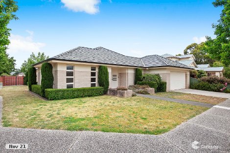 1 St Michaels Pl, Lake Gardens, VIC 3355