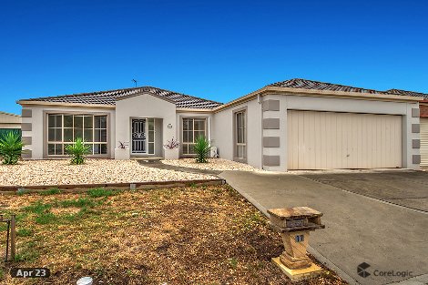 17 Strickland Cres, Burnside, VIC 3023