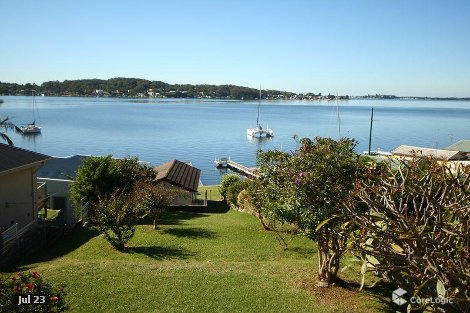 97 Fishing Point Rd, Fishing Point, NSW 2283