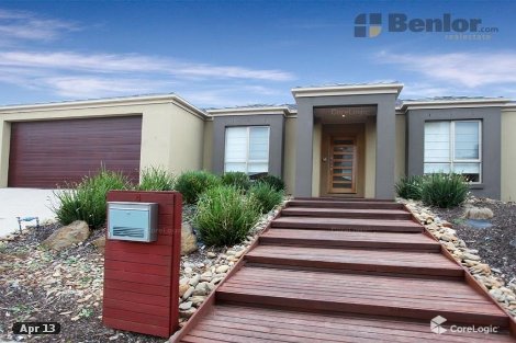 4 Murdeduke Cres, Manor Lakes, VIC 3024