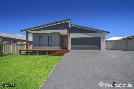 4 Alata Cres, South Nowra, NSW 2541