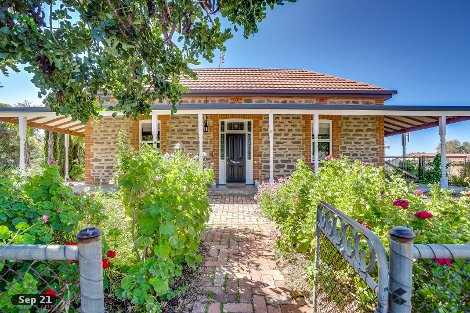 13 Adelaide Rd, Palmer, SA 5237