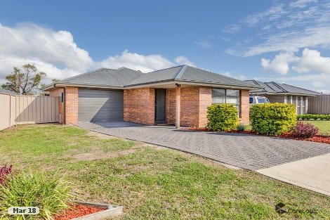 15 Ashleigh St, Heddon Greta, NSW 2321