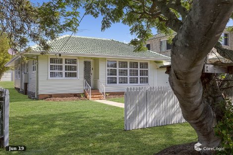 8 Armstrong St, Clontarf, QLD 4019